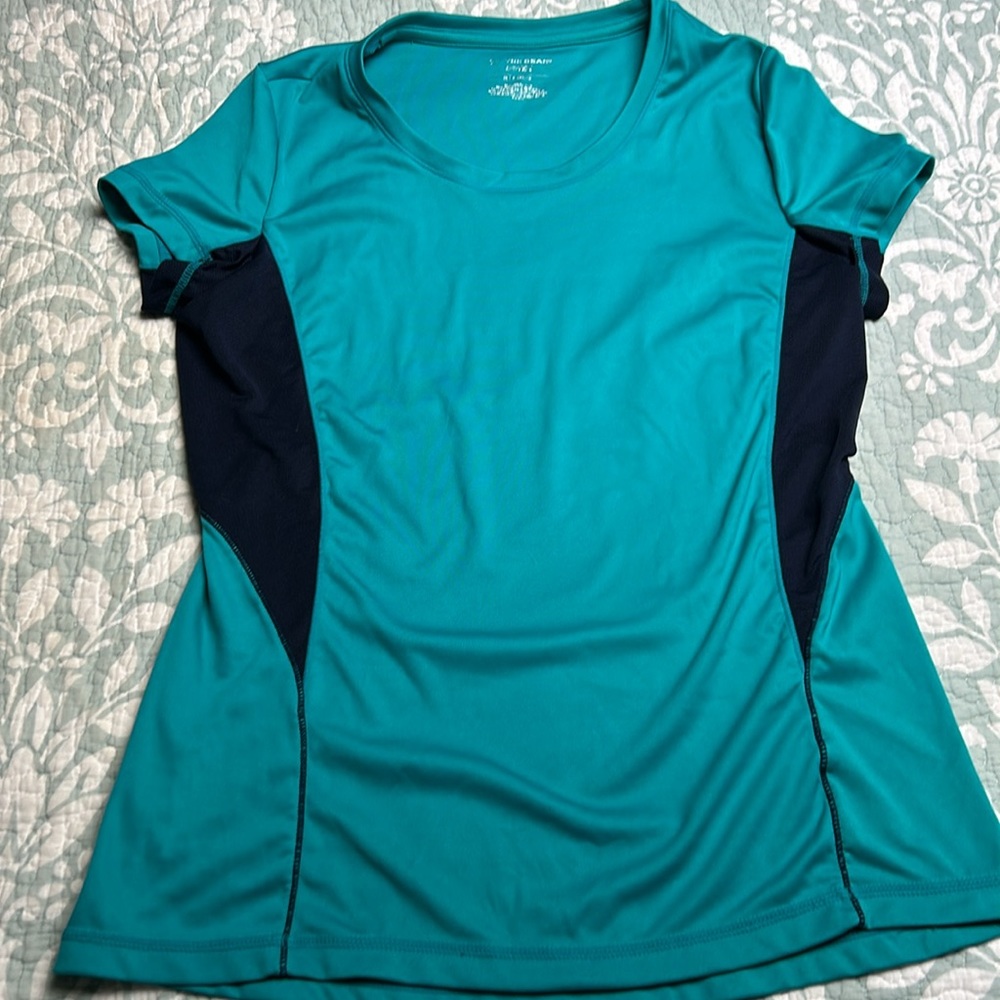 Women’s Athletic Tops - Picture 2 of 7